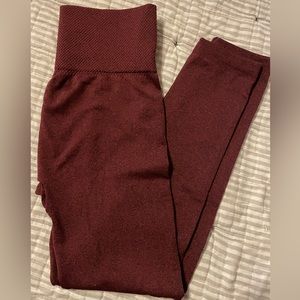 Burgundy fleece-lined leggings. OSFM.